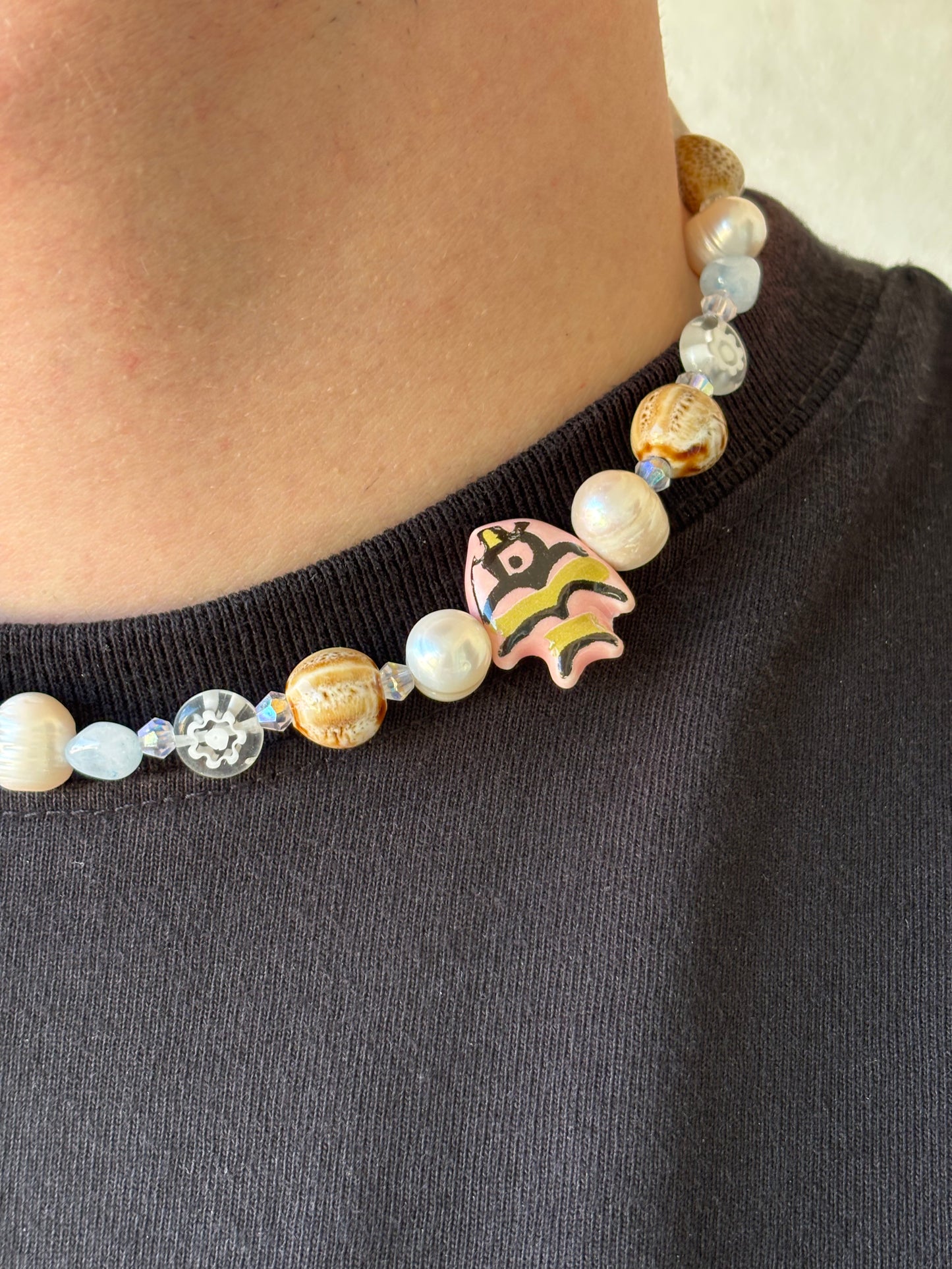 1 OF 1 PINK FISH NECKLACE
