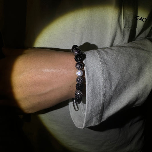 BLACK GLOWING BRACELET